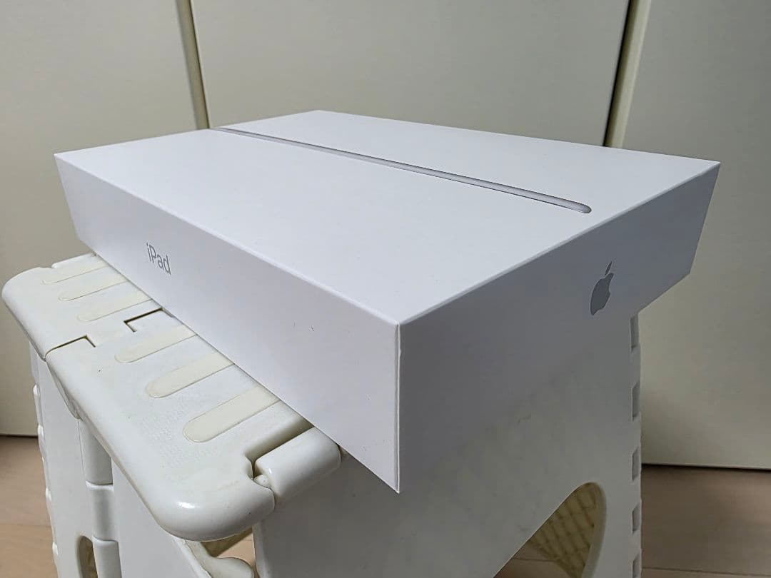 iPad 第7世代 シルバー 32GB Wi-Fiモデル MW752J/A