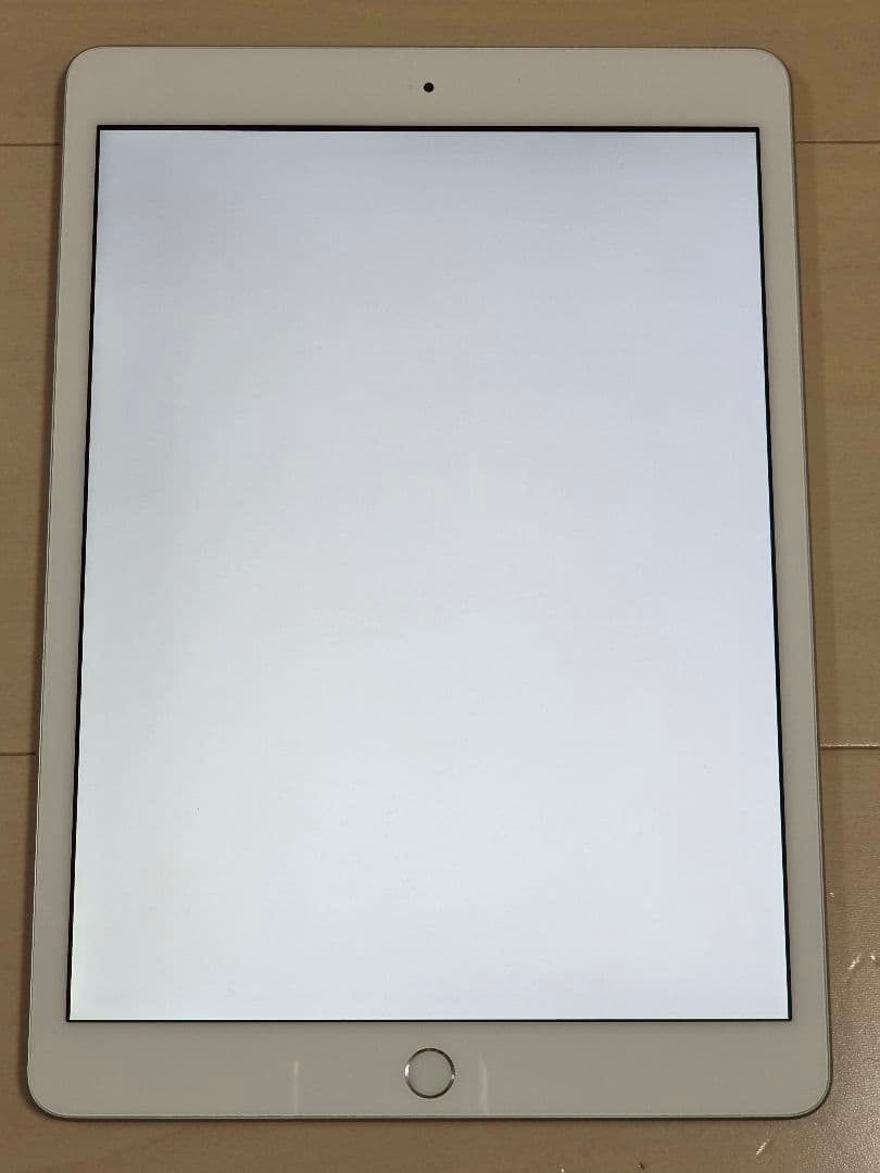 iPad 第7世代 シルバー 32GB Wi-Fiモデル MW752J/A