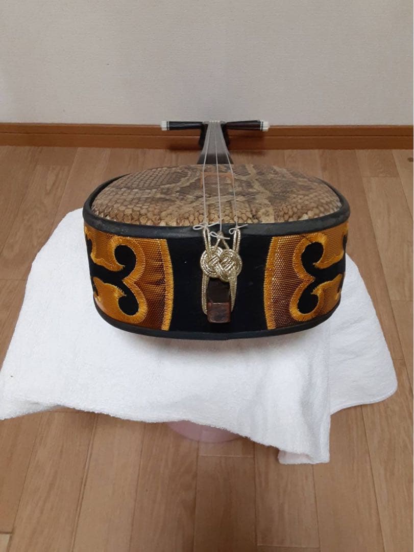 ヘビ皮 三線本体 黒/金/緑