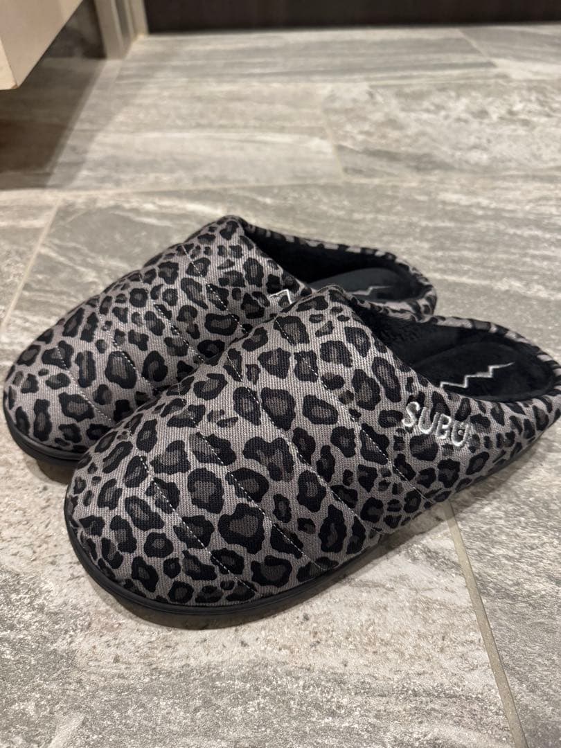 SUBU ヒョウ柄スリッパ グレー 収納袋付き
