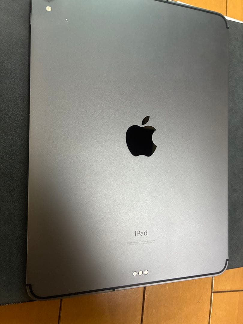 純正ケース付Apple iPad Pro セルラー 11インチ 256GB