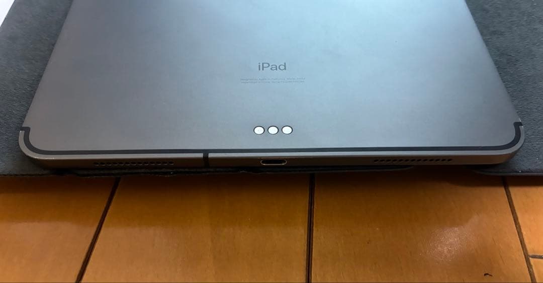 純正ケース付Apple iPad Pro セルラー 11インチ 256GB