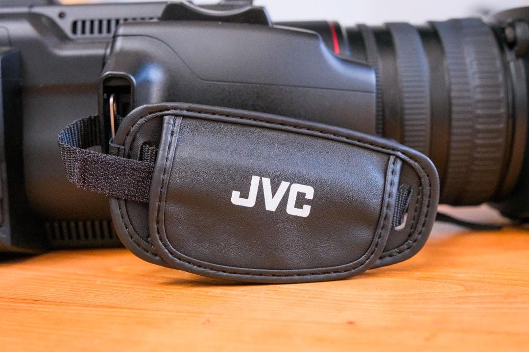 JVC 4Kビデオカメラ HC500 美品