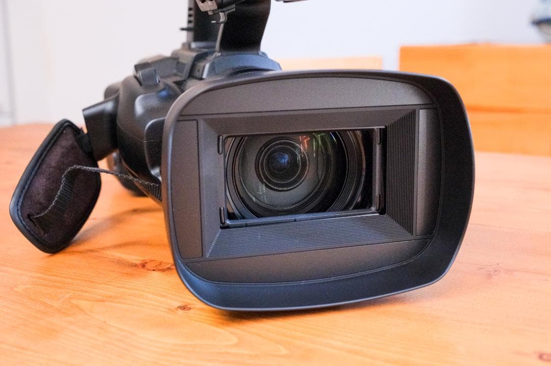 JVC 4Kビデオカメラ HC500 美品