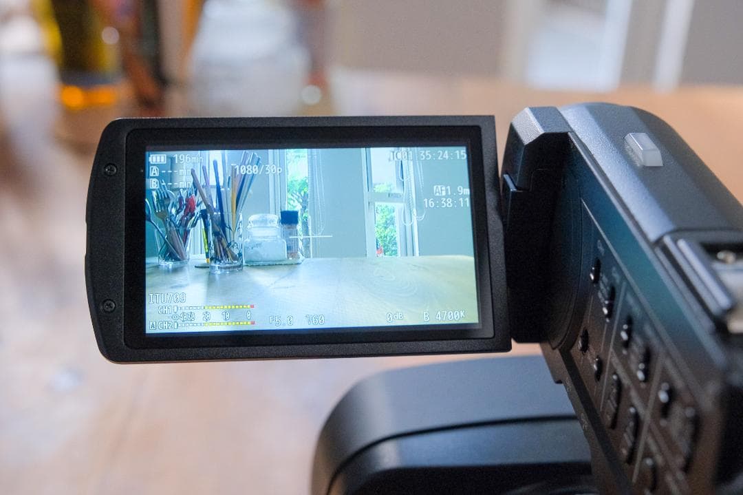 JVC 4Kビデオカメラ HC500 美品