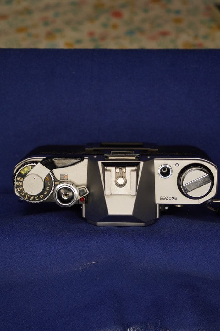 Canon AE-1 ￼ボディとストラップのみ