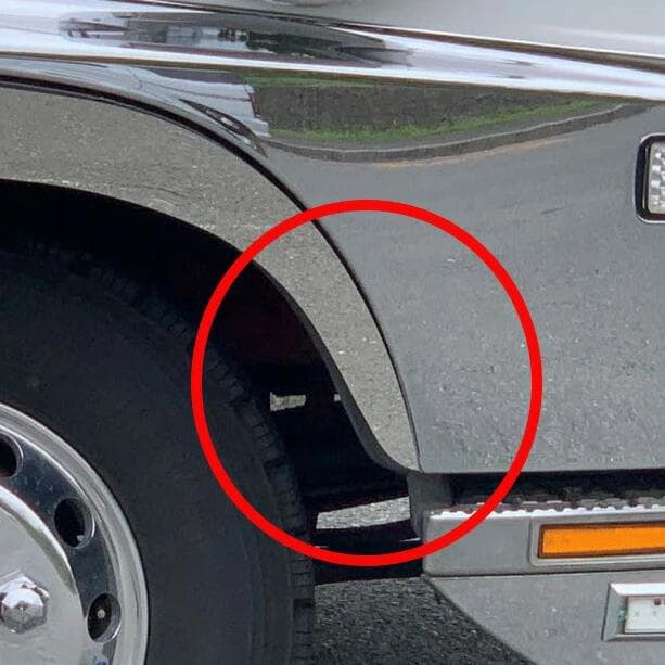 0656 日野 レンジャープロ フェンダーパネル ウロコ柄