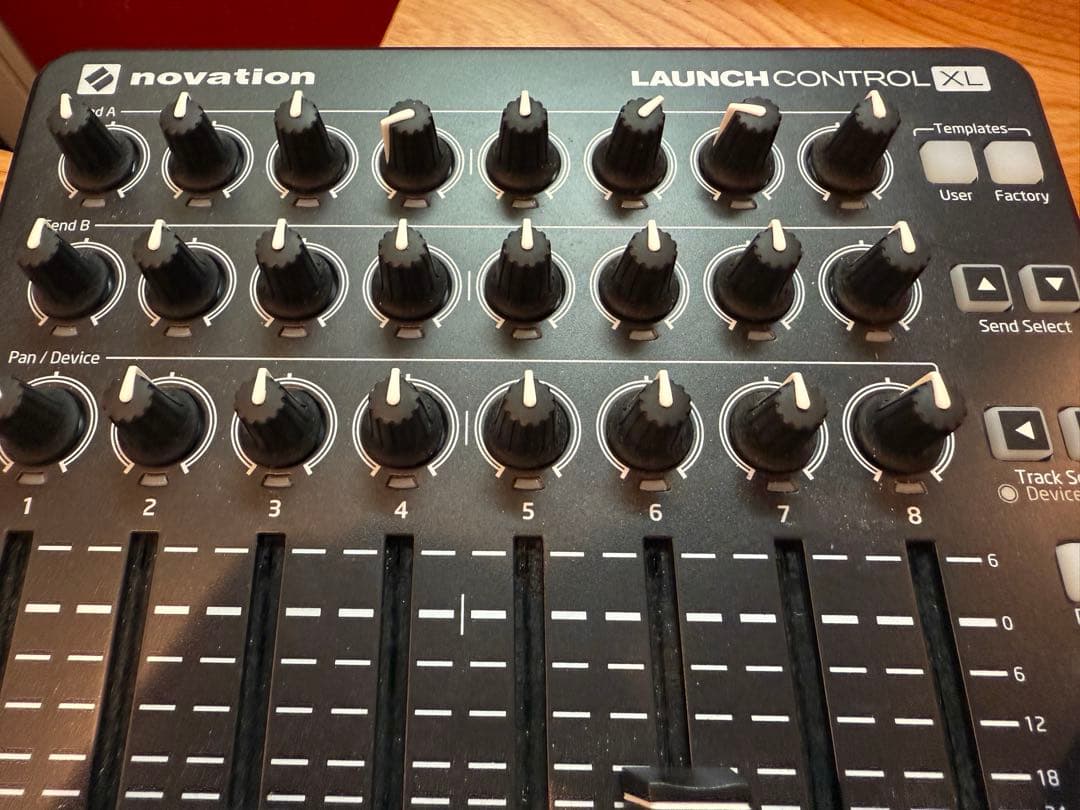 DJ機材 Novation Launch Control XL