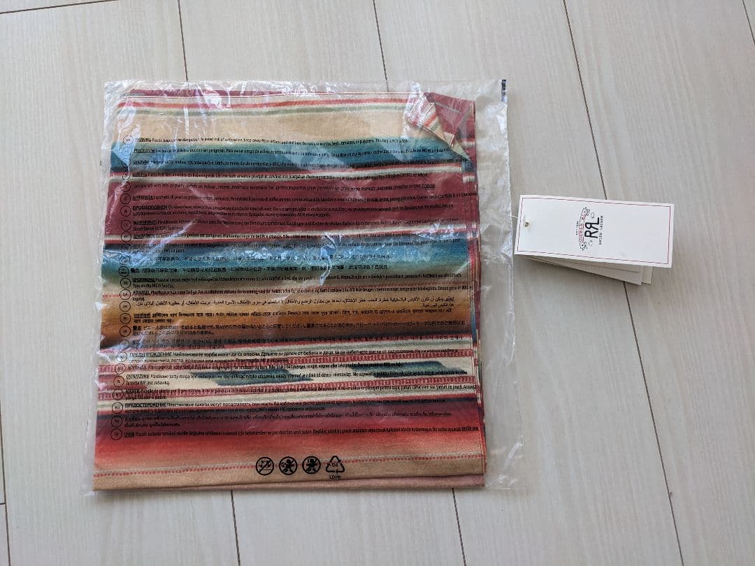 Lea　新品タグつき　ダブルアールエル　イタリア製スカーフ