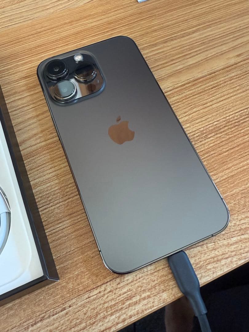 【超美品！】iPhone13pro 256gb 本体　グラファイト　黒