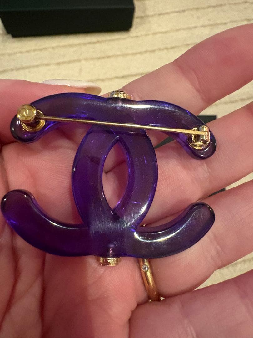 綺麗な紫　CHANELブローチ1週間限定‼️