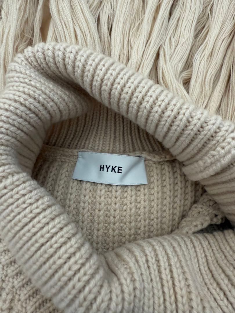 HYKE アイボリー フリンジ ニットベスト