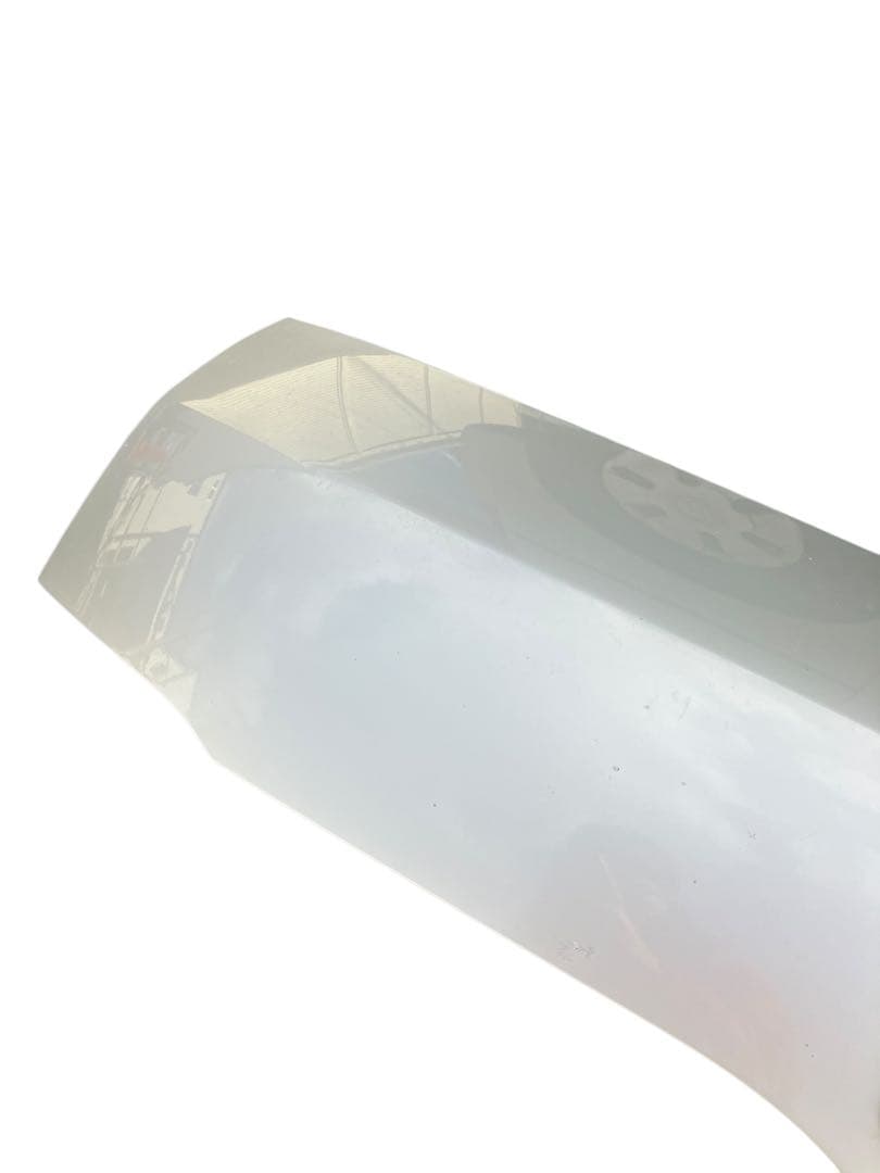 トヨタ ハイエース 白 ホワイト 純正ボンネット 外装パーツ 送料込み