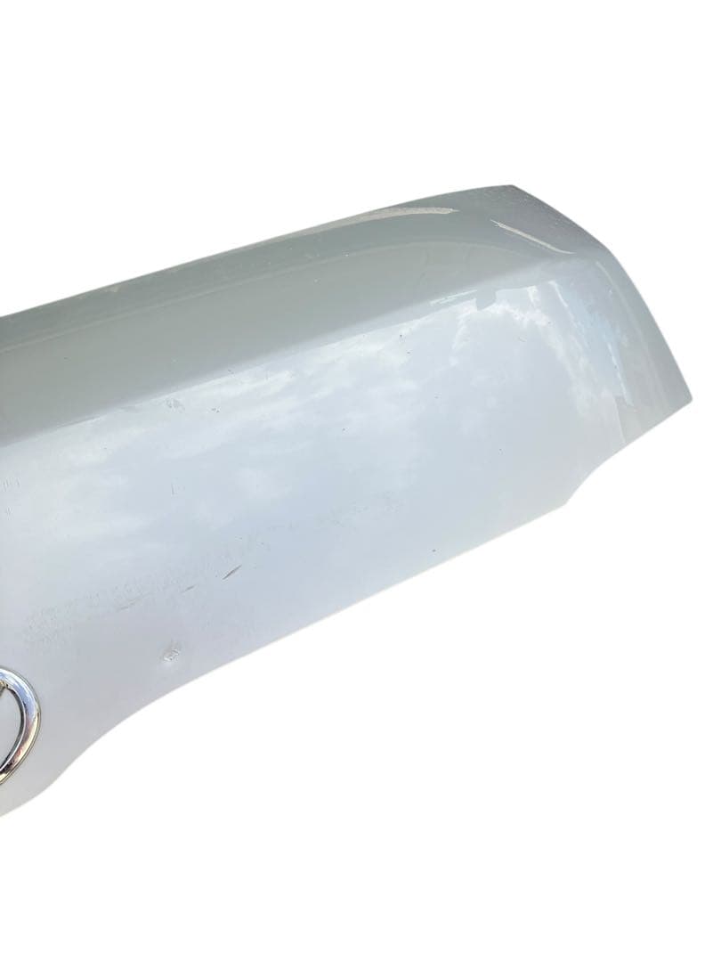 トヨタ ハイエース 白 ホワイト 純正ボンネット 外装パーツ 送料込み