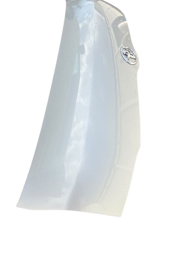 トヨタ ハイエース 白 ホワイト 純正ボンネット 外装パーツ 送料込み