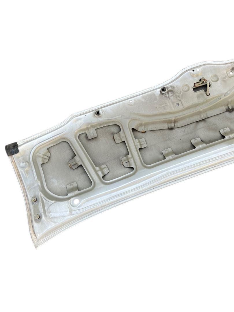 トヨタ ハイエース 白 ホワイト 純正ボンネット 外装パーツ 送料込み