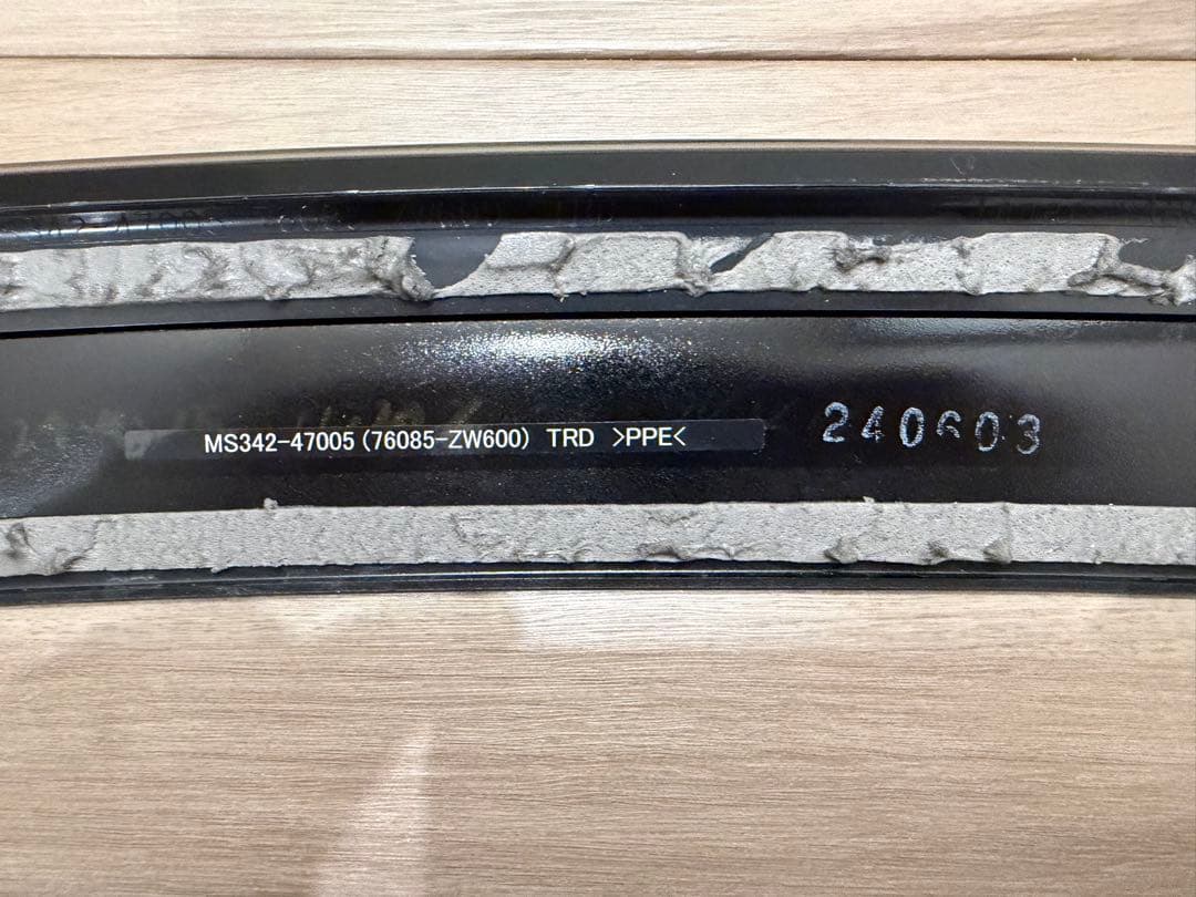 TRD リアスポイラー MS342-47005 プリウス60系に設置していました