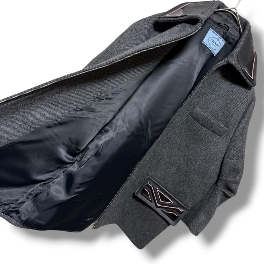 未使用に近い PRADA 贅沢三角ロゴプレート オーバーサイズ ウールコート