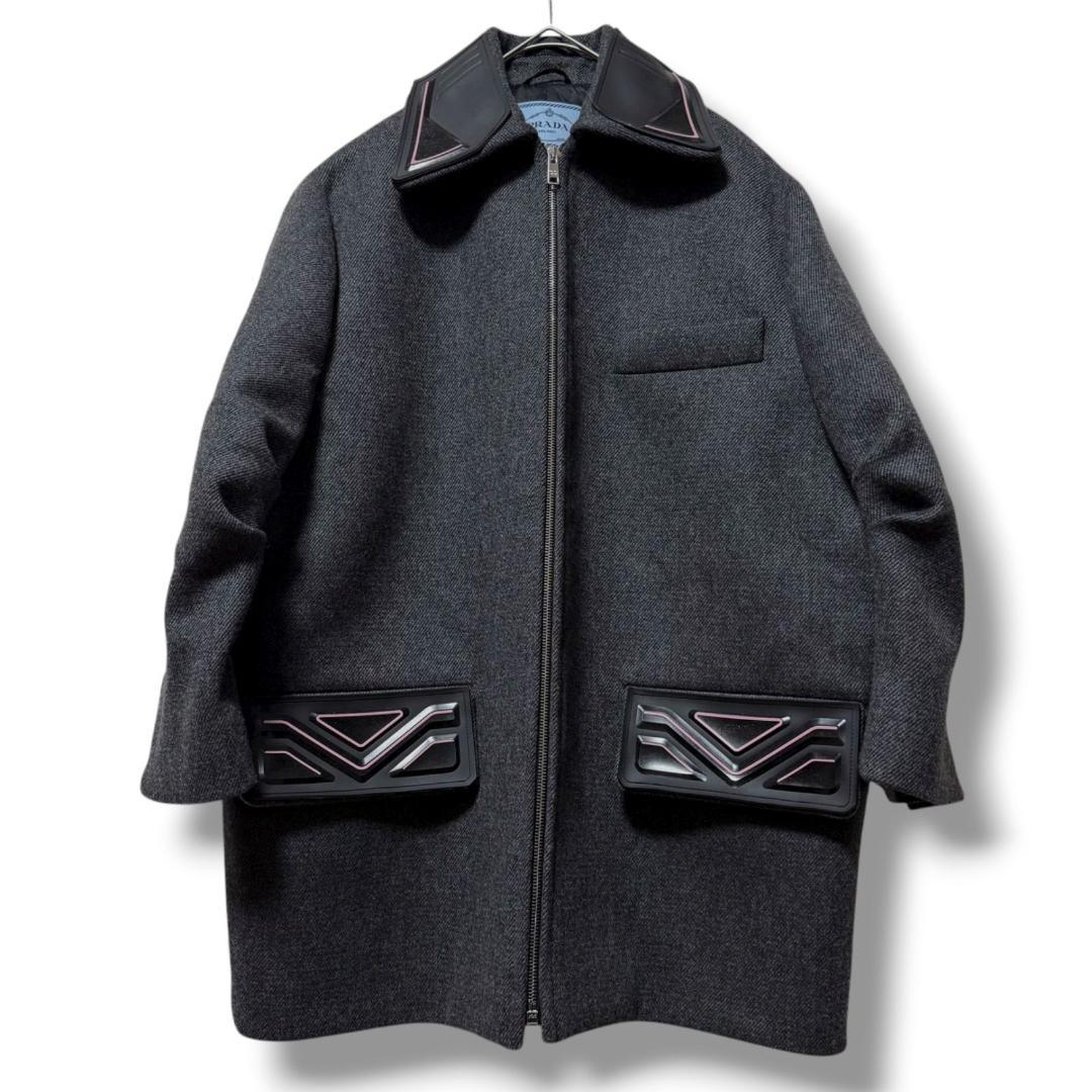 未使用に近い PRADA 贅沢三角ロゴプレート オーバーサイズ ウールコート