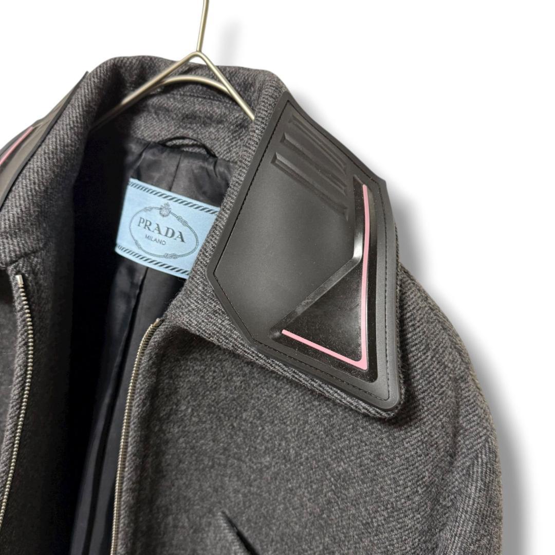 未使用に近い PRADA 贅沢三角ロゴプレート オーバーサイズ ウールコート