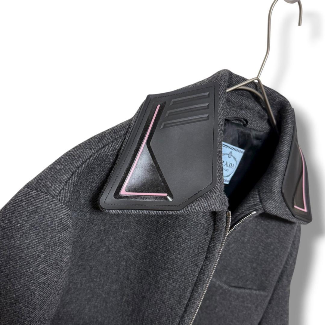 未使用に近い PRADA 贅沢三角ロゴプレート オーバーサイズ ウールコート