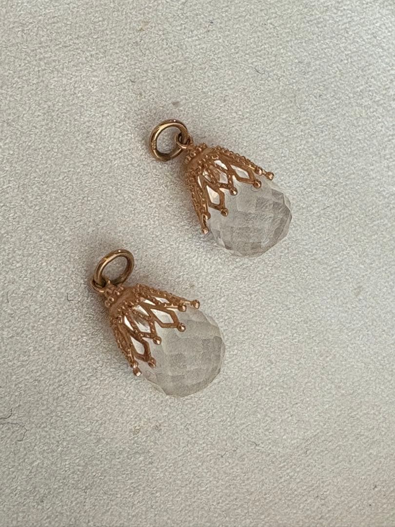 [agete] アガット K10ドロップ型カット クォーツ チャーム ２つセット