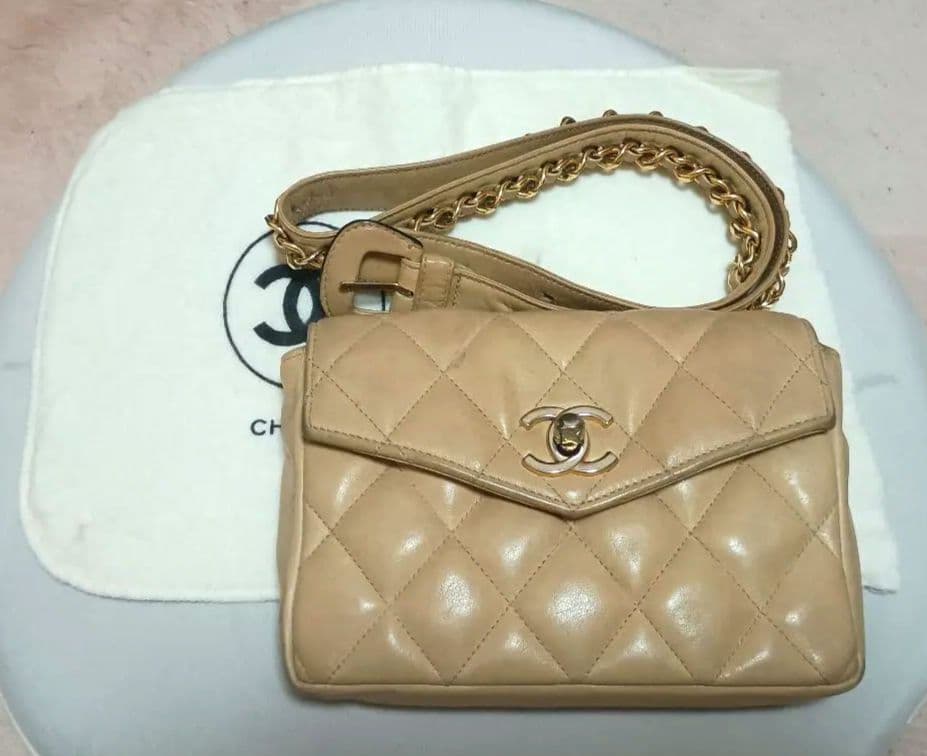 CHANELシャネルベージュ キルティングウエストポーチ シャネル ココマーク