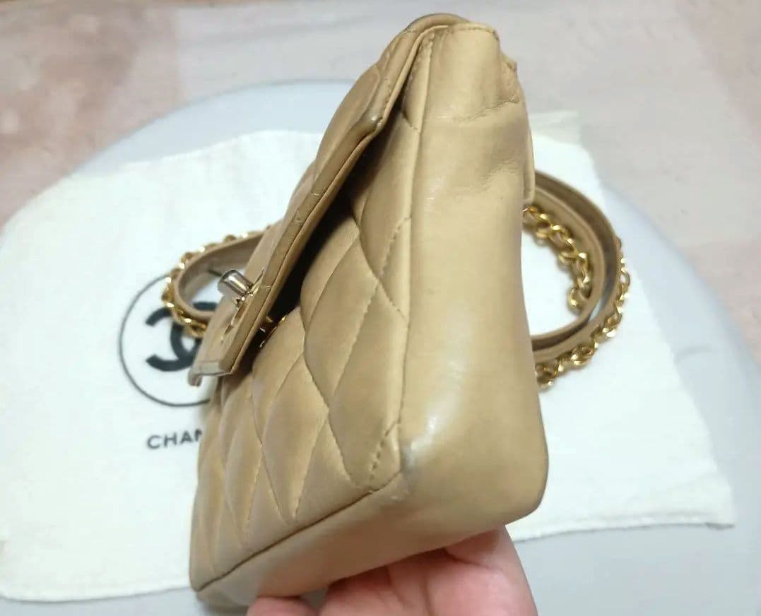 CHANELシャネルベージュ キルティングウエストポーチ シャネル ココマーク