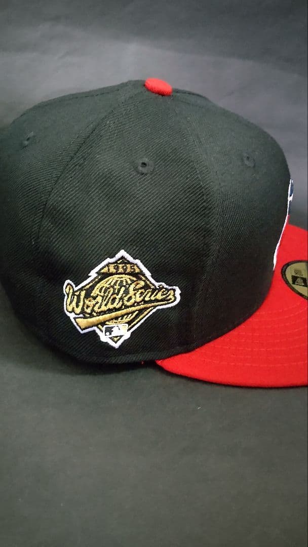 NewEraインディアンス ワフー酋長1995WSキャップブラックレッド3/8