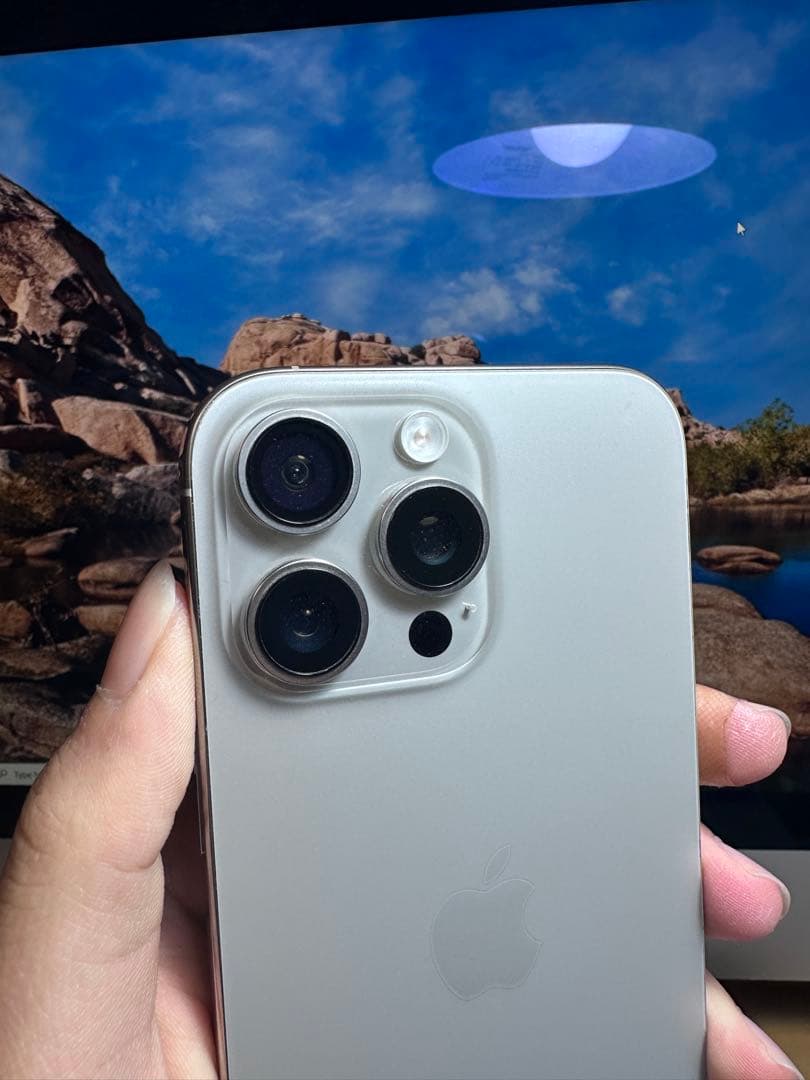 Apple iPhone 16 pro max シルバー 本体　(商品ジャック)