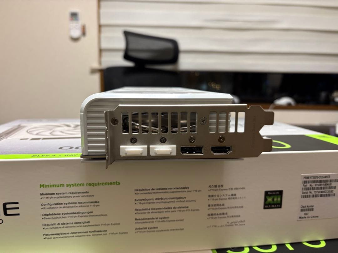 グラフィックボード・グラボ・ビデオカード ASUS GeForce RTX 5070 OC 12GB