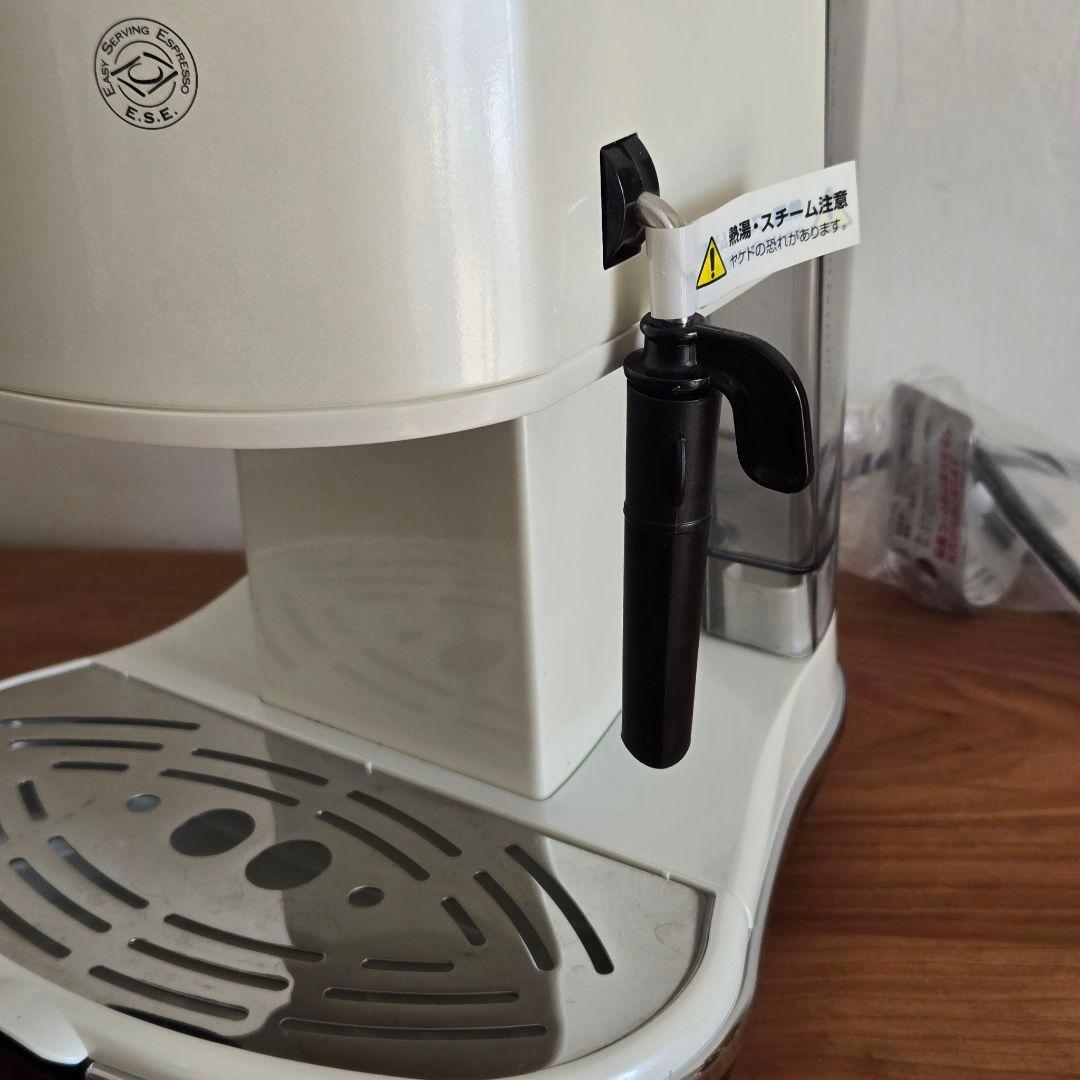 DeLonghiデロンギ　ECO310W エスプレッソメーカー
