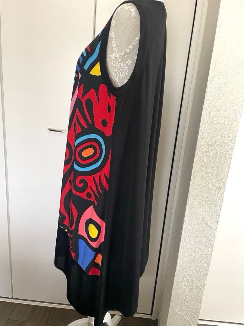 トクコプルミエヴォル/多色幾何学模様ノースリーブチュニックジレ