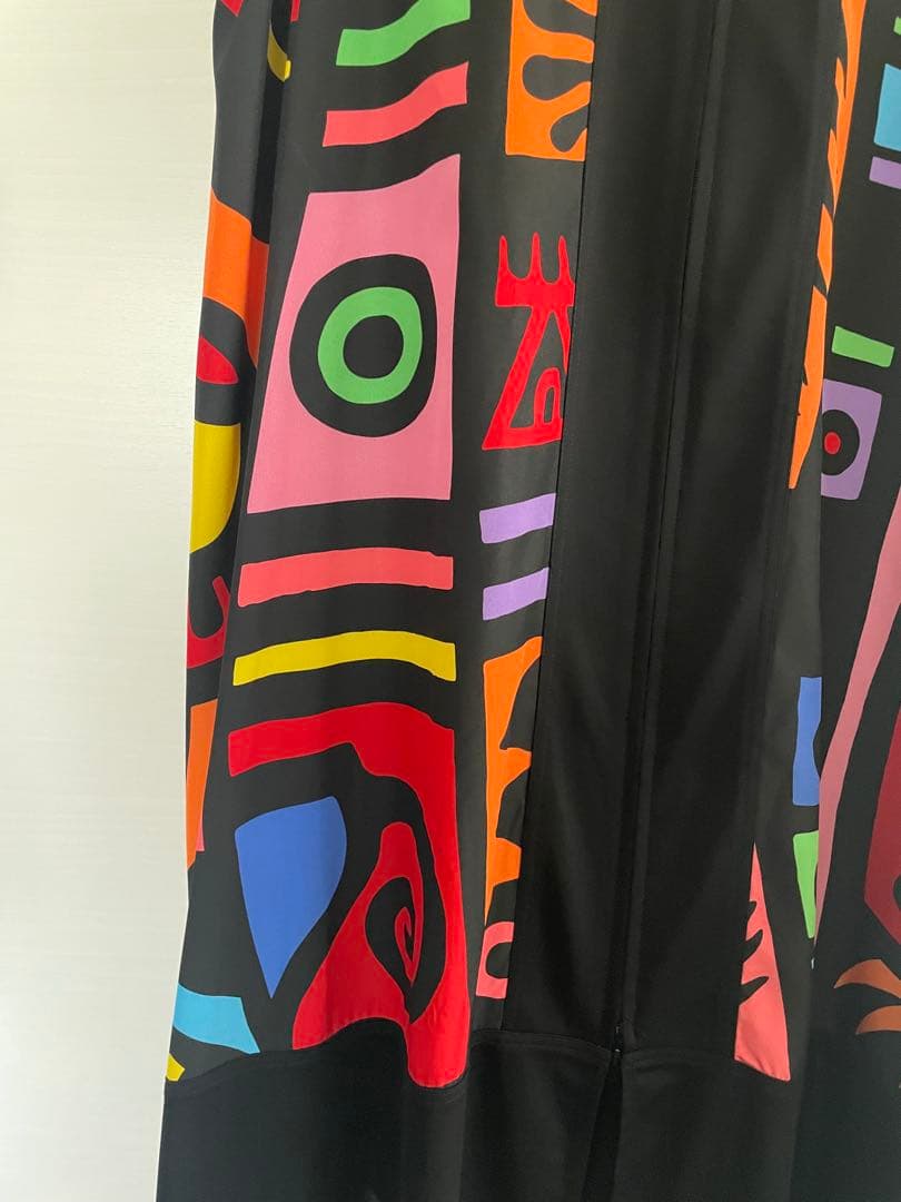 トクコプルミエヴォル/多色幾何学模様ノースリーブチュニックジレ
