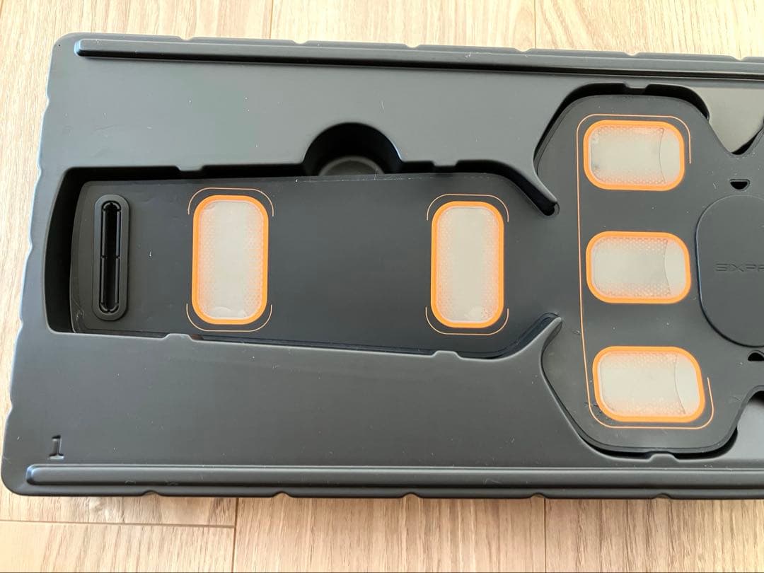 SIXPAD Abs Belt ＋ 純正品ジェルシート6枚入り×2個付き　MTG