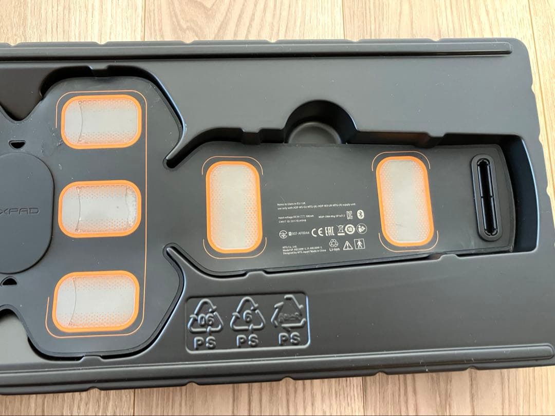 SIXPAD Abs Belt ＋ 純正品ジェルシート6枚入り×2個付き　MTG