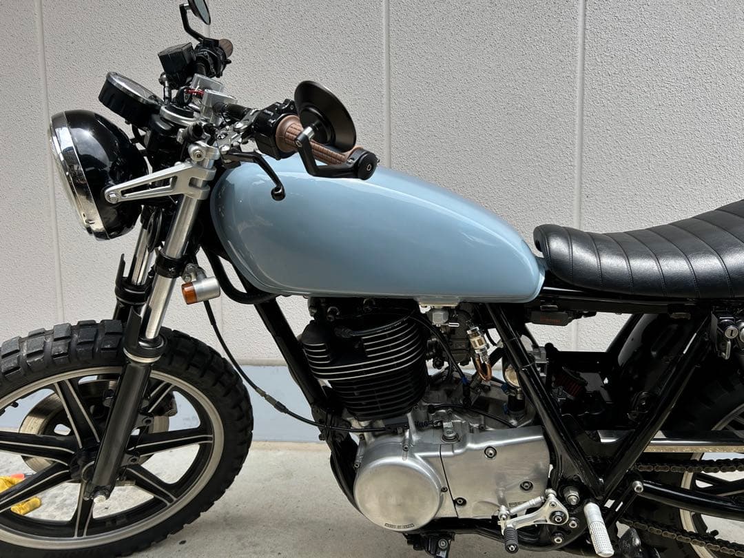 SR400初期型ノーマル・ナロータンク（ムール貝キャップキー、コック付き）中古品