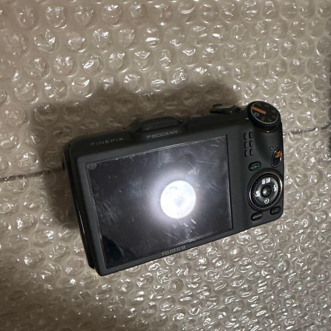 デジカメ　FUJIFILM finepix F600EXR