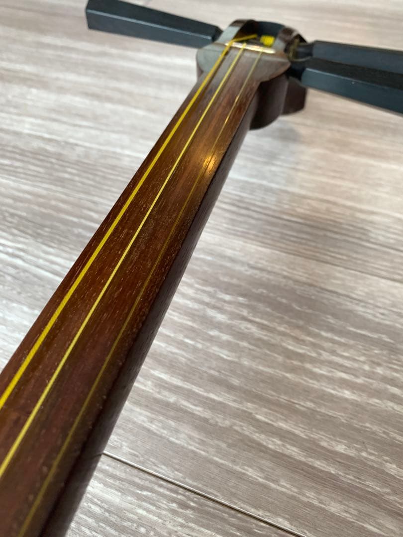 津軽三味線本体皮破れなし天神欠けかんべりなし紅木東さわりありバチハードケース付き