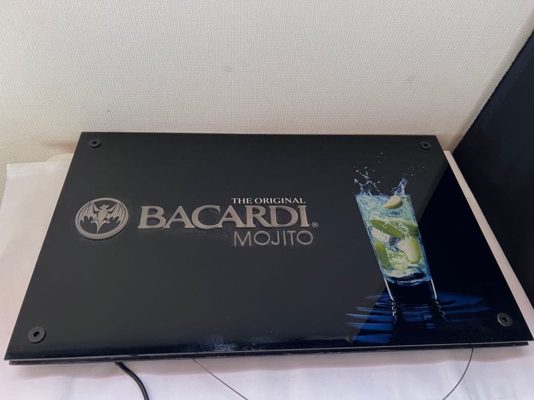 バカルディ　モヒート　ネオン看板