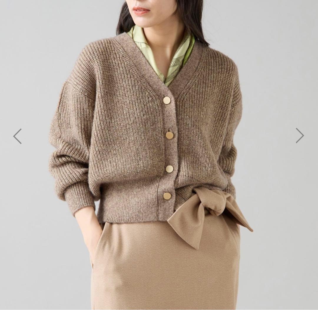 モカベージュ Vネック ボタン付きラメ入りカーディガン フリーサイズ