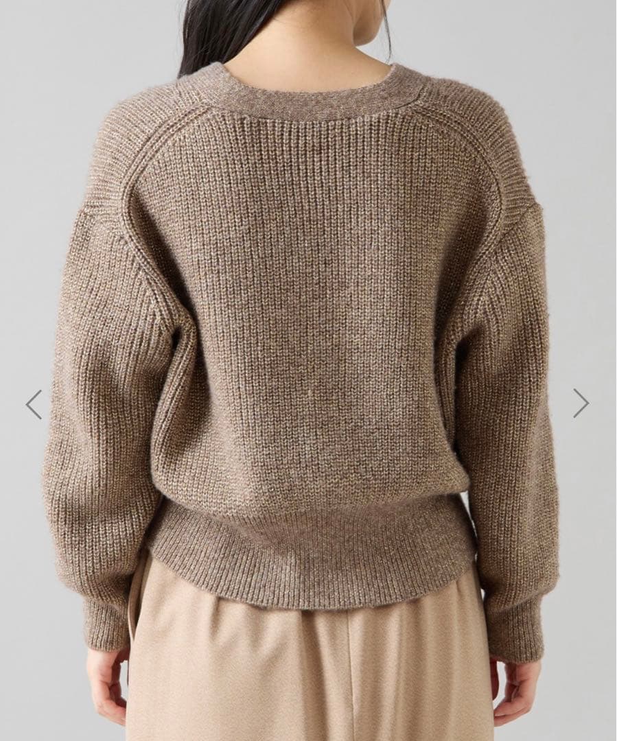 モカベージュ Vネック ボタン付きラメ入りカーディガン フリーサイズ