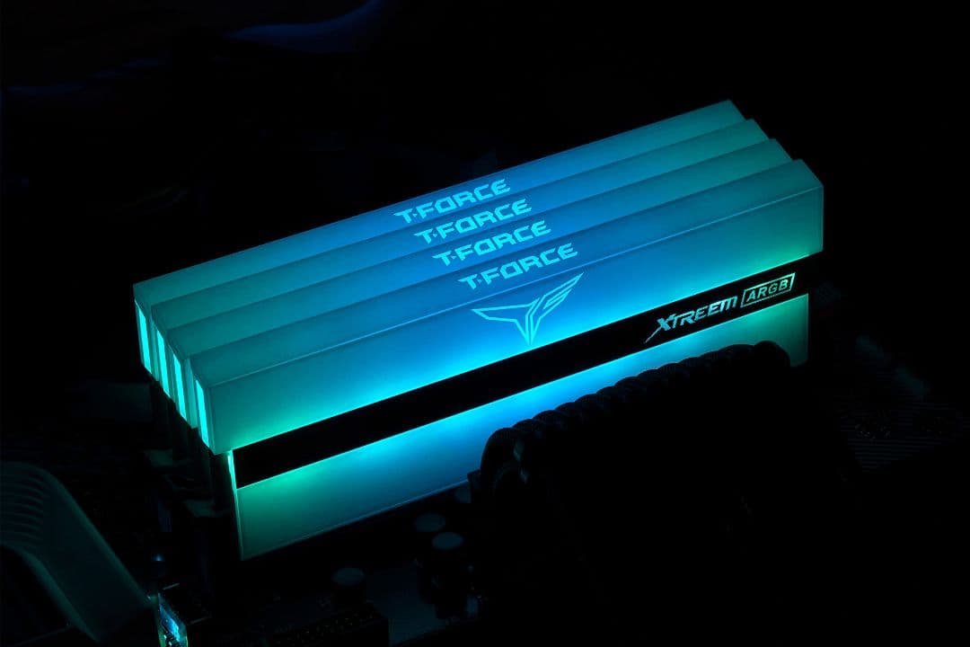 メモリー T-FORCE XTREEM ARGB DDR4 8GBx4(32GB)
