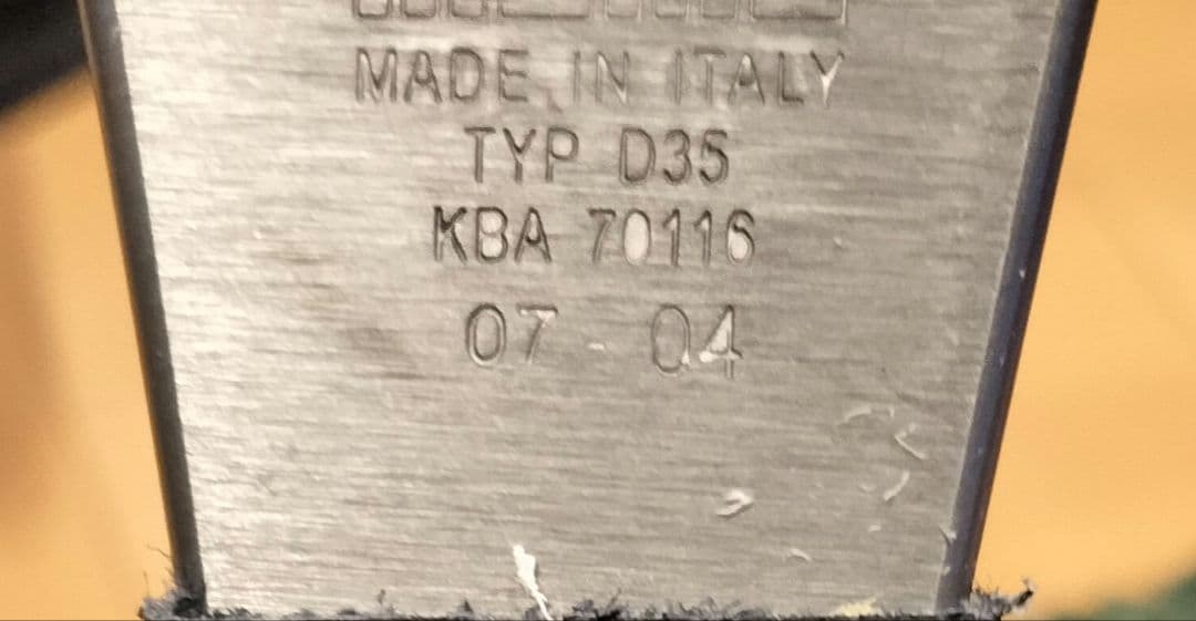 MOMO RACE 350mm 表皮張替え品