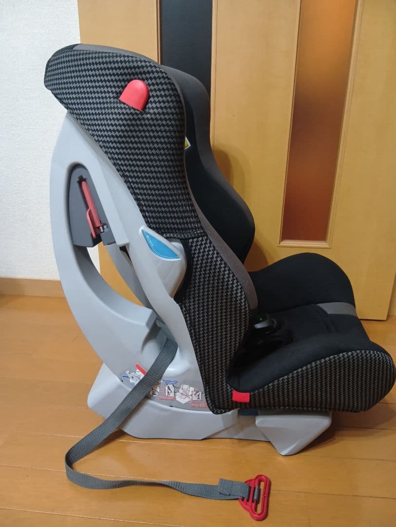 コンビ 　チャイルドジュニアシート　 ママロン　エッグショック CF