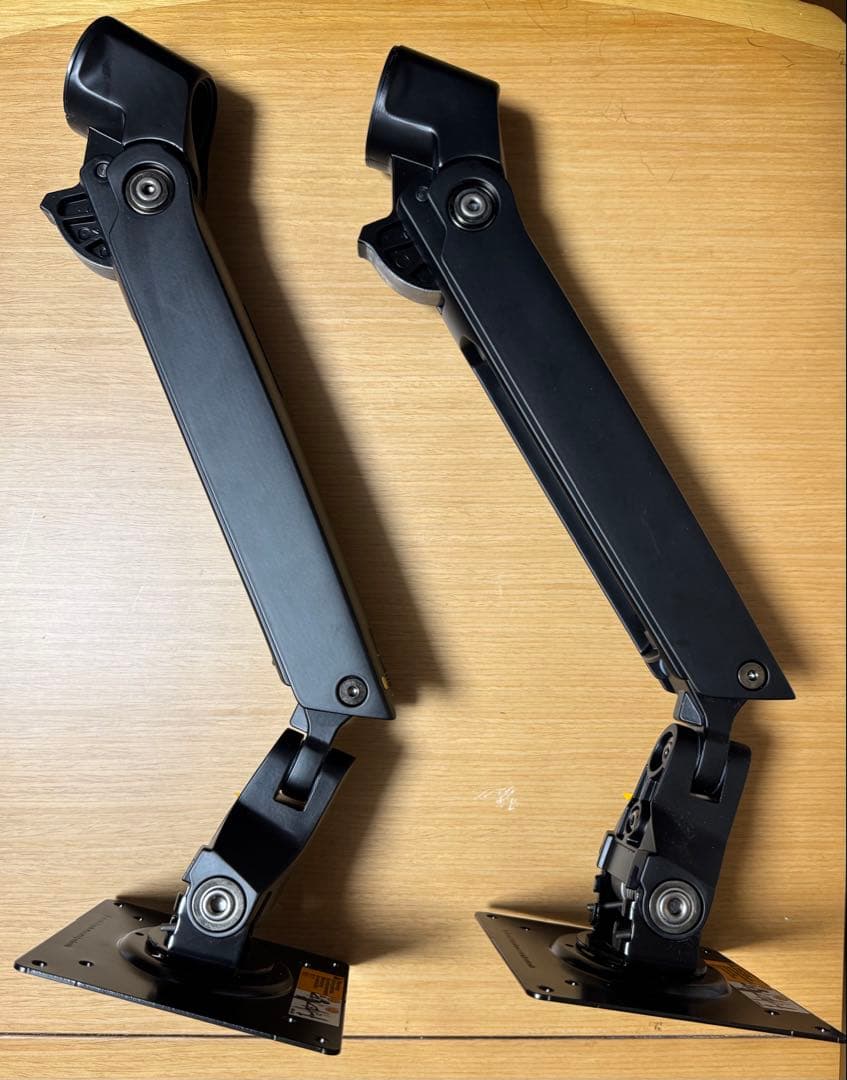 Amazonベーシック モニターアーム デュアル-ディスプレイタイプ