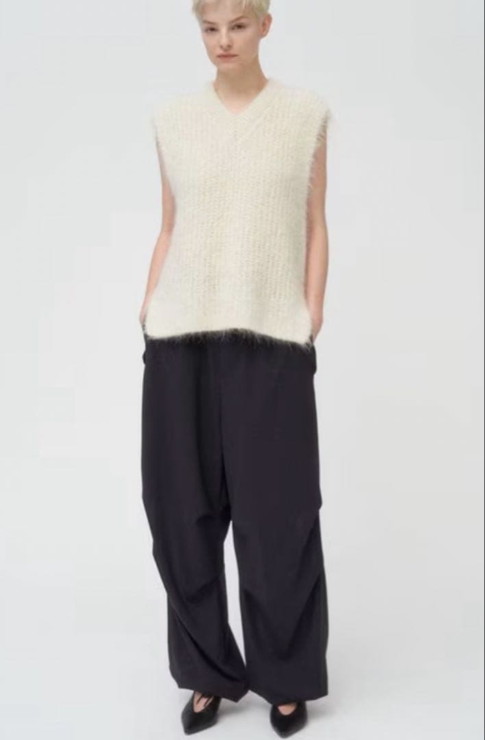 ATON エイトン ALPACA FUR Vネックベスト　アルパカ　グレー