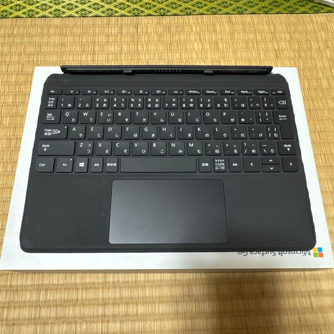Microsoft Surface Go 本体 + キーボード
