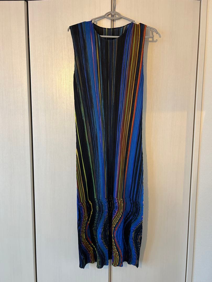 即*可様 【超美品‼️】PLEATS PLEASE ノースリーブロングワンピース