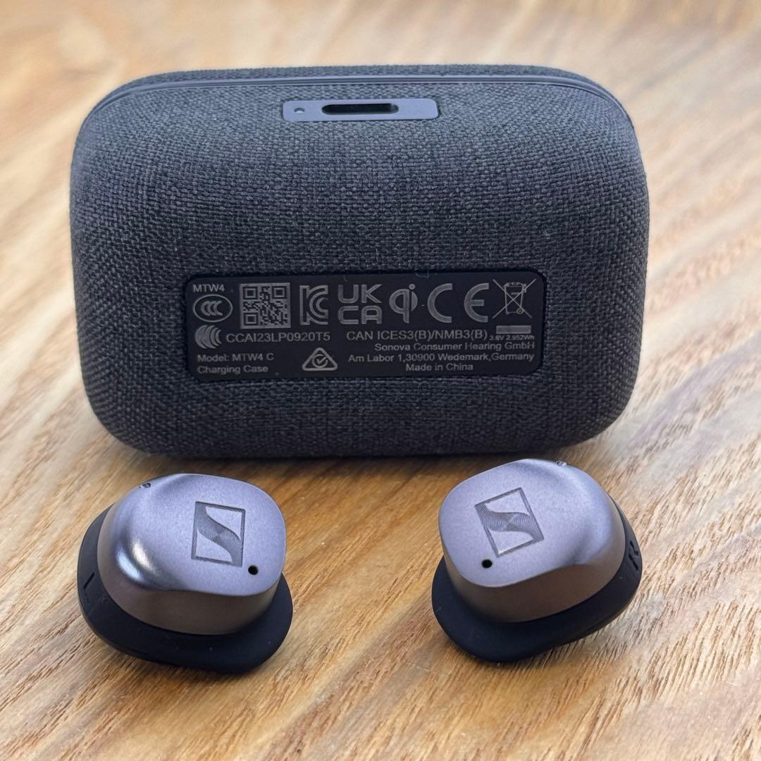 <おまけでCaseお付け> MOMENTUM True Wireless 4